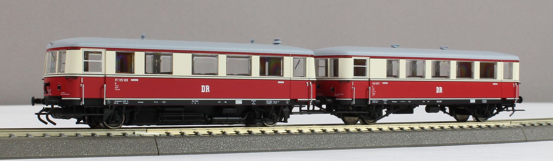 Kres 13514002D - Triebwagen VT 135 109 und Beiwagen VB 140 DR Ep.III TT 1:120 Digital